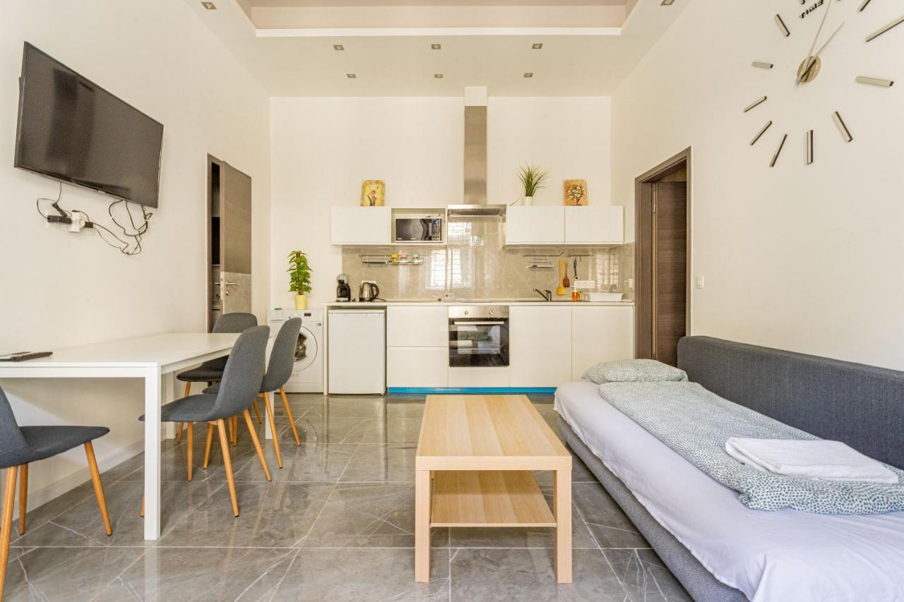 Modernized Condo At Kiraly 51 Budapest Eksteriør bilde