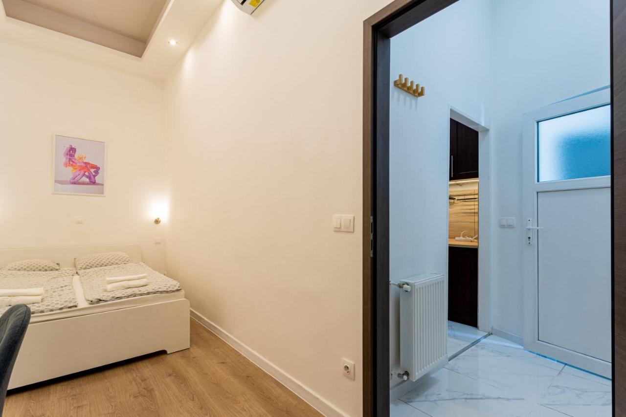 Modernized Condo At Kiraly 51 Budapest Eksteriør bilde